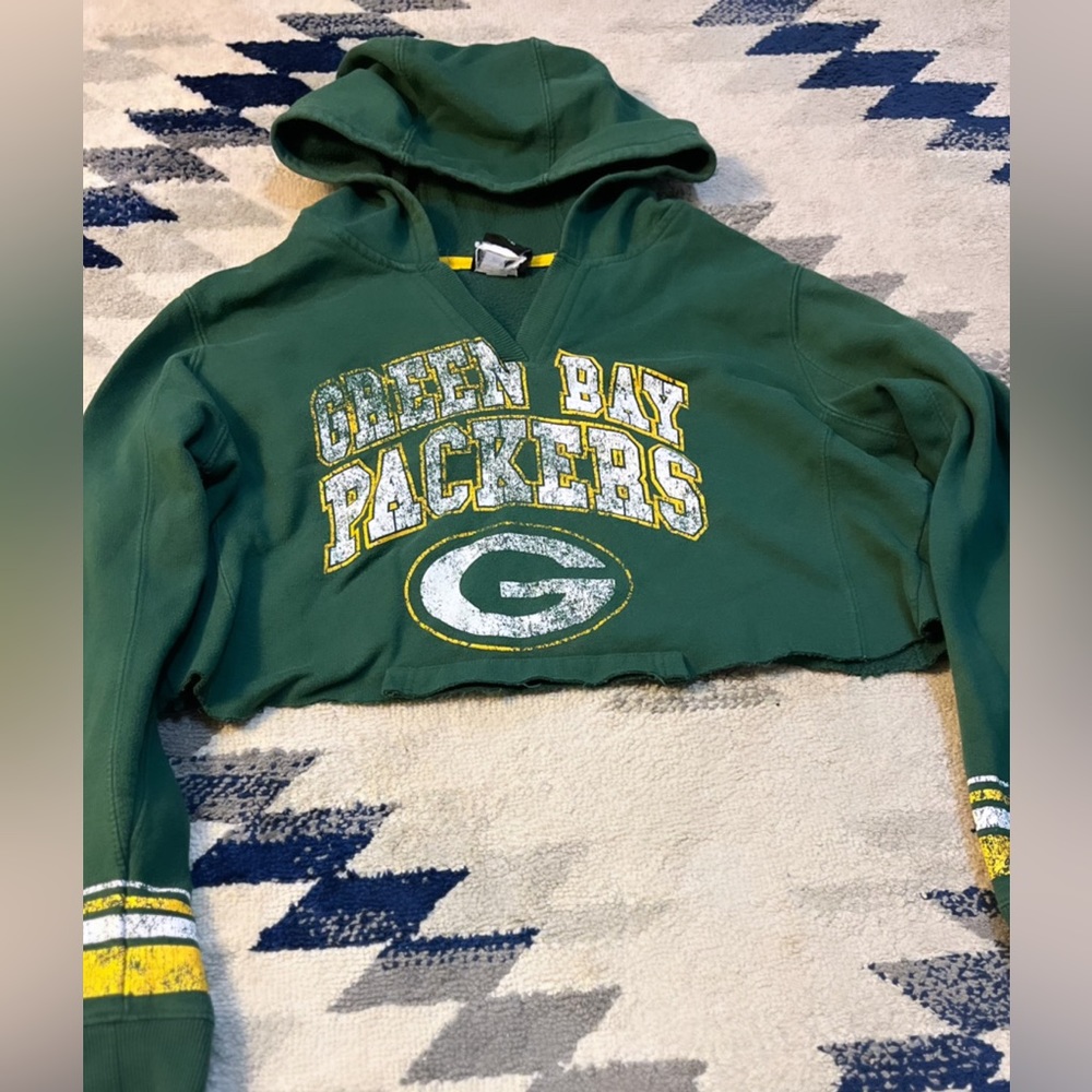 Size M green long sleeve crop top hoodie
